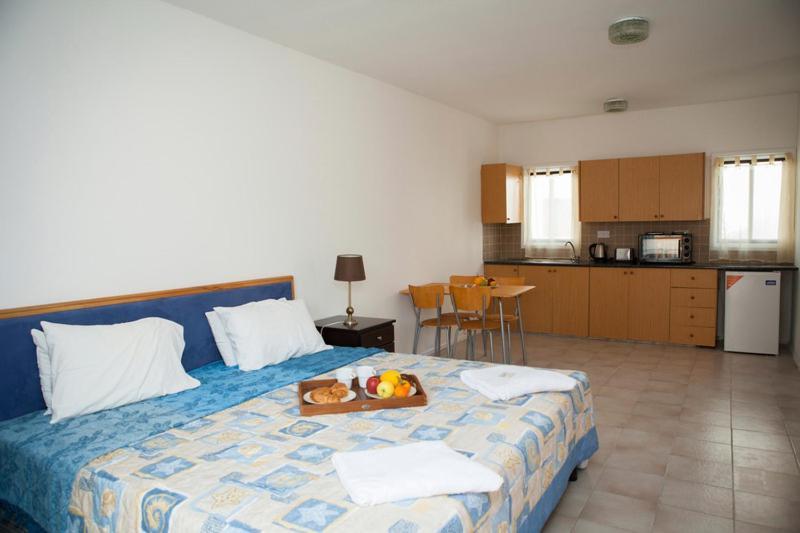Alecos Hotel Apartments Paphos Kamer foto