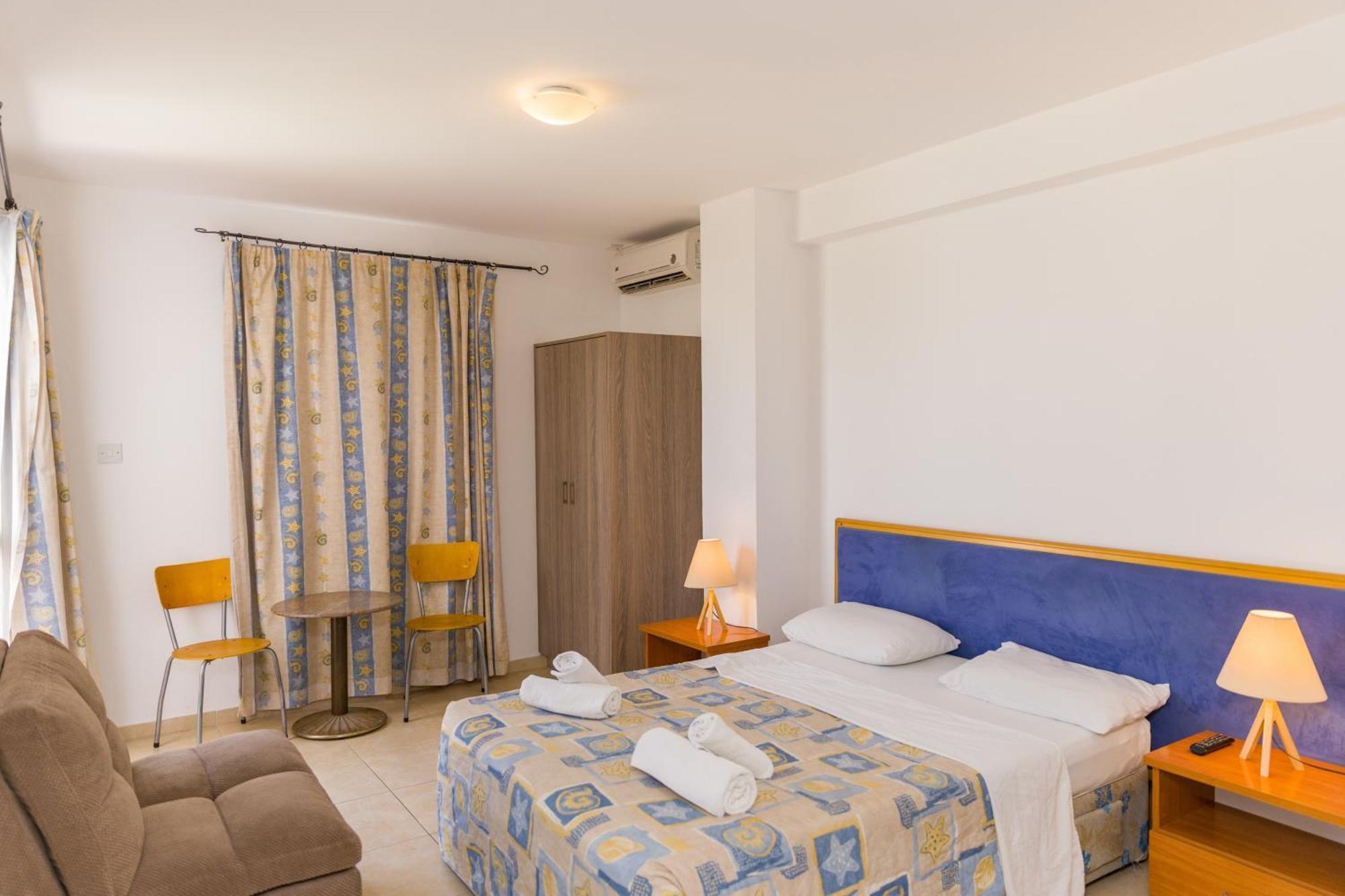 Alecos Hotel Apartments Paphos Buitenkant foto