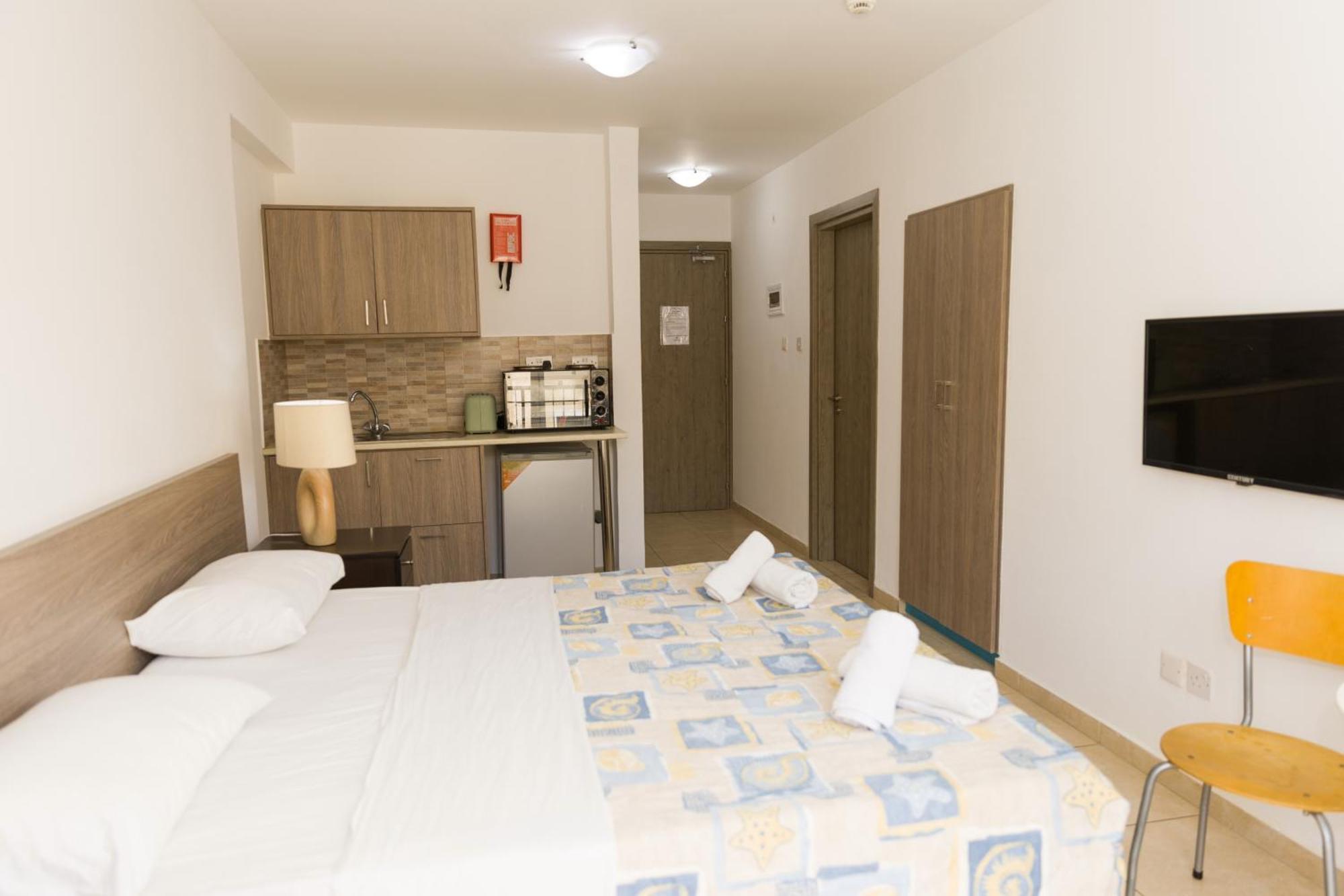 Alecos Hotel Apartments Paphos Buitenkant foto