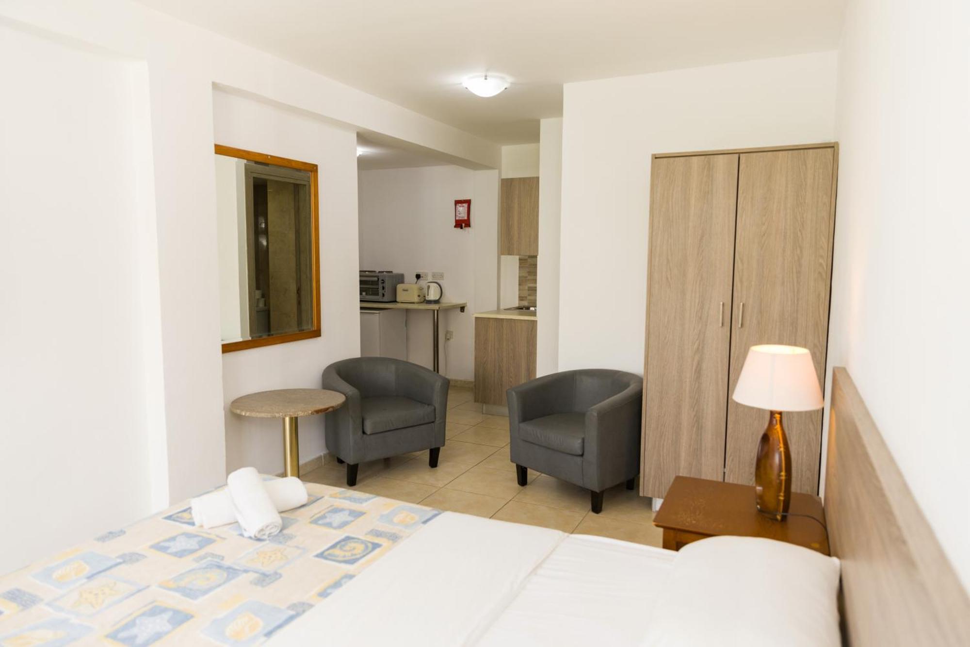 Alecos Hotel Apartments Paphos Buitenkant foto