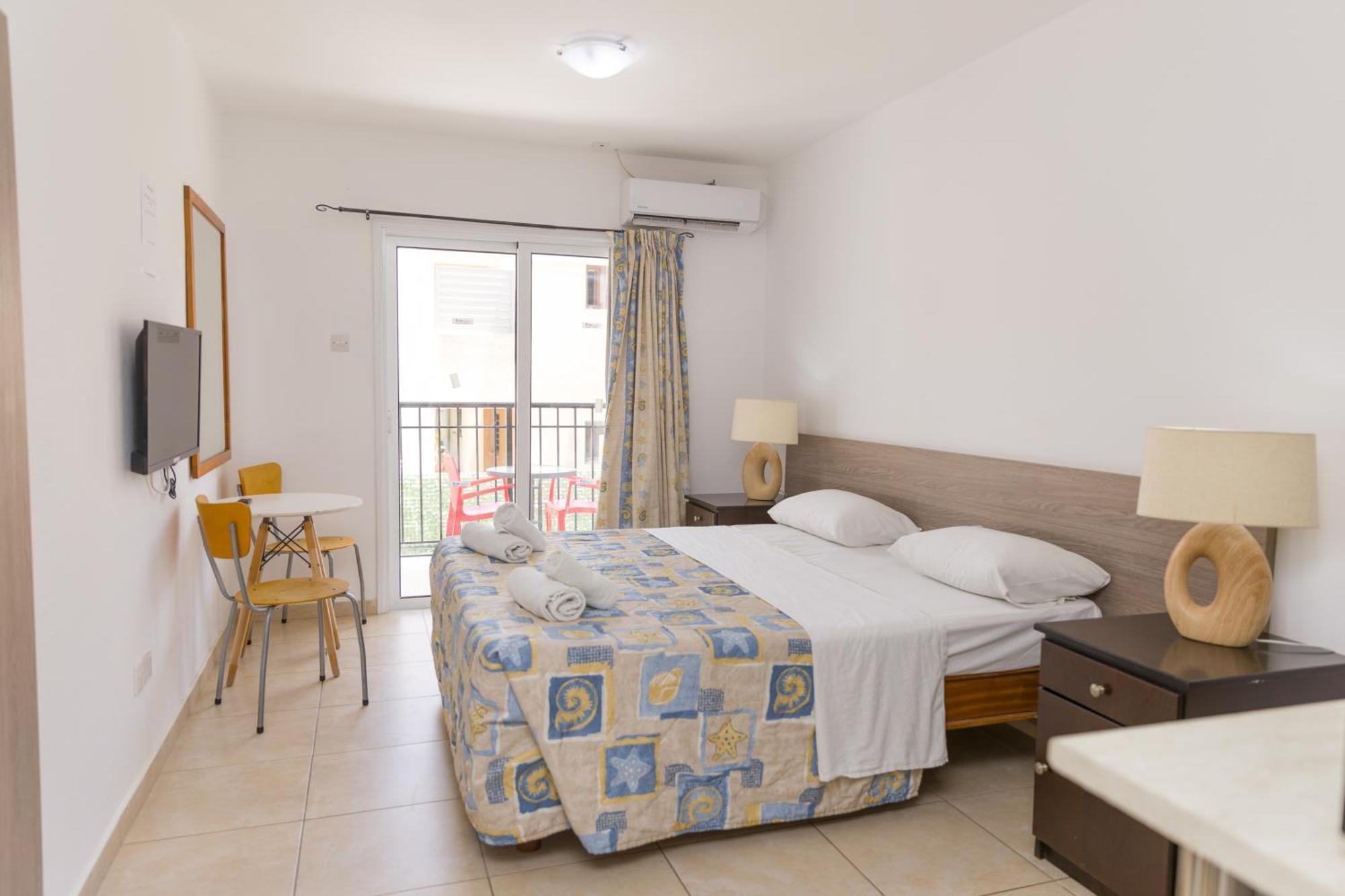 Alecos Hotel Apartments Paphos Buitenkant foto