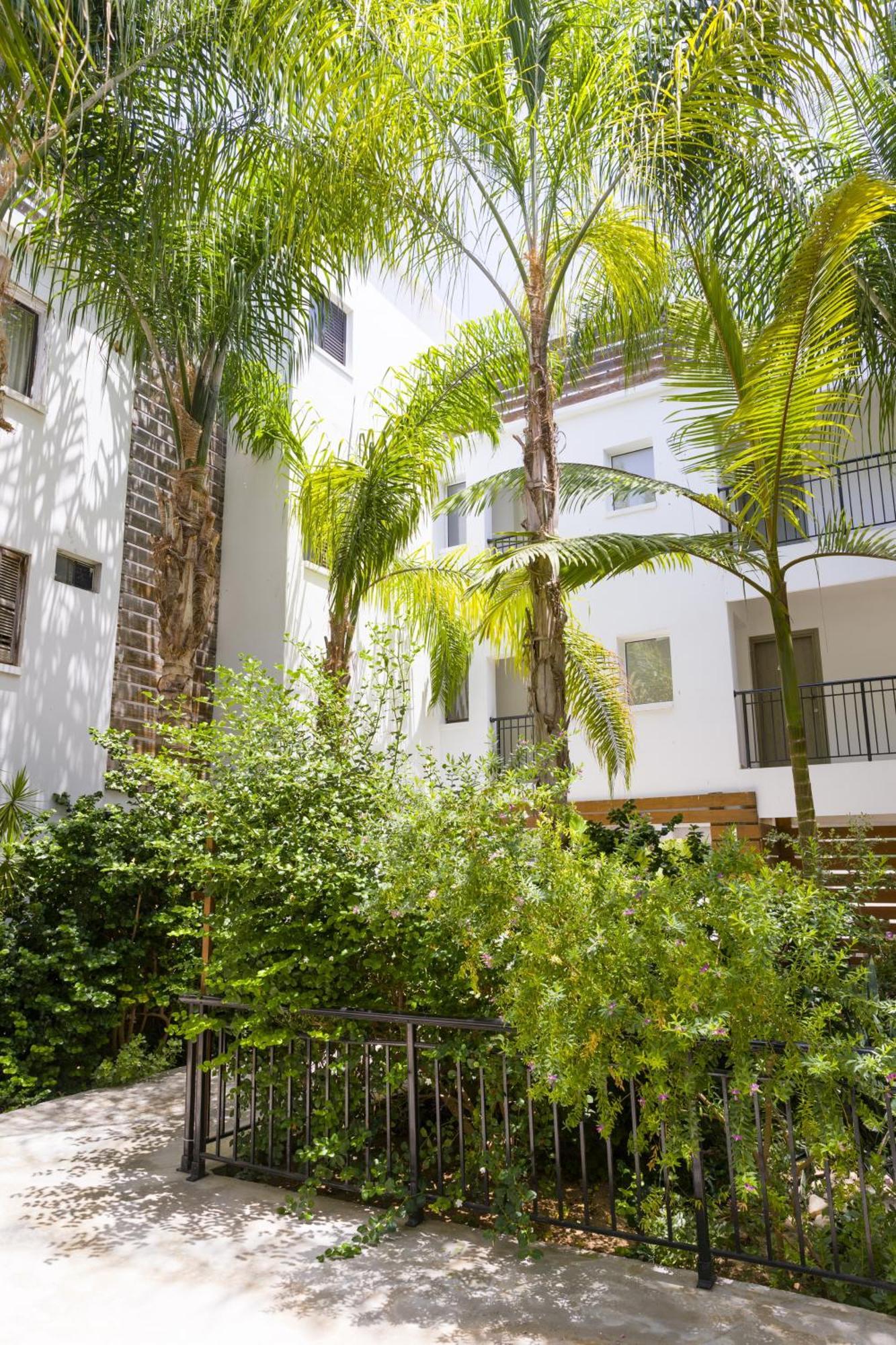 Alecos Hotel Apartments Paphos Buitenkant foto